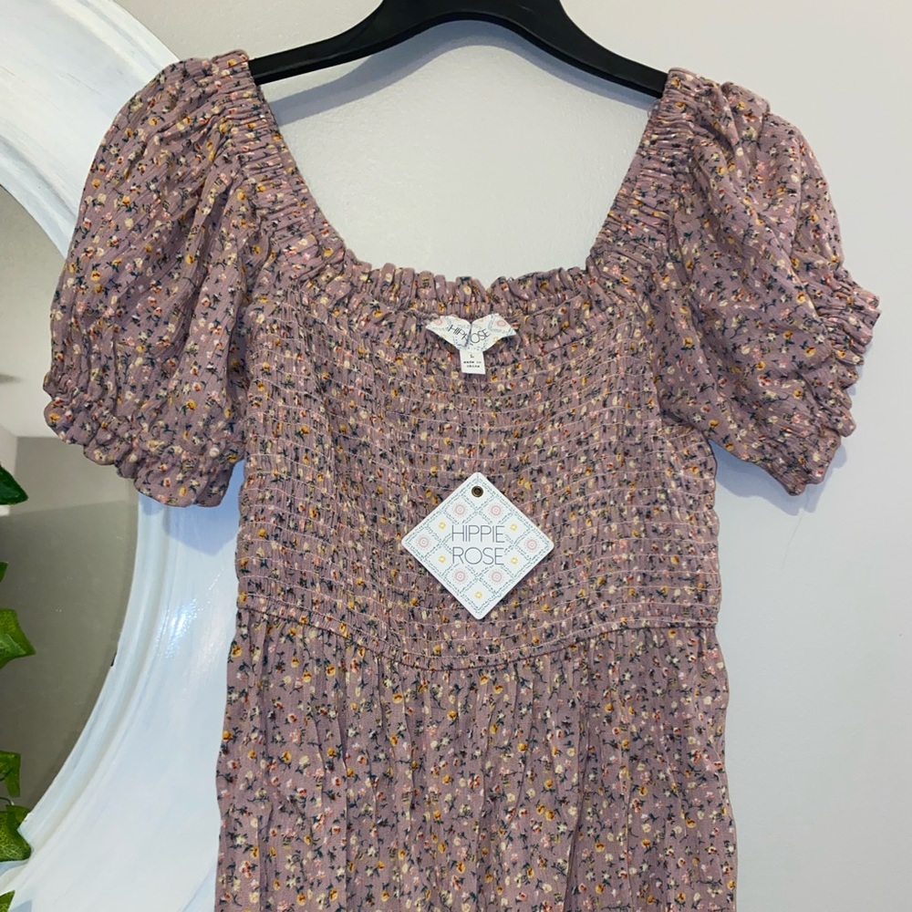 Cute pink floral Hippie Rose blouse. Size large. New with tags.